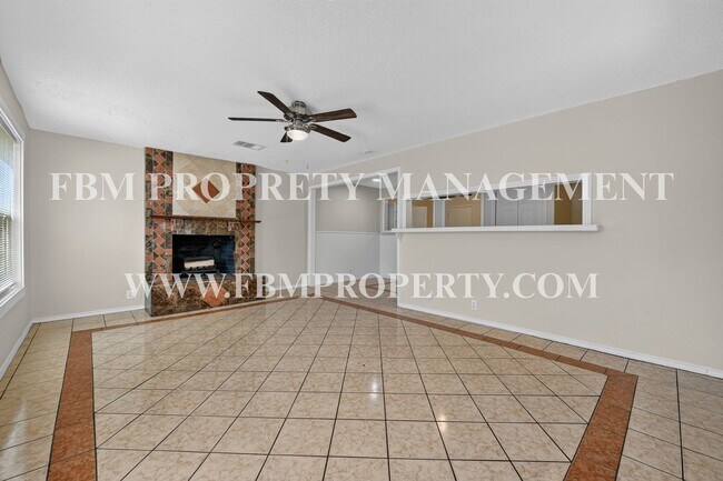 Foto del edificio - 2358 Norwood Dr