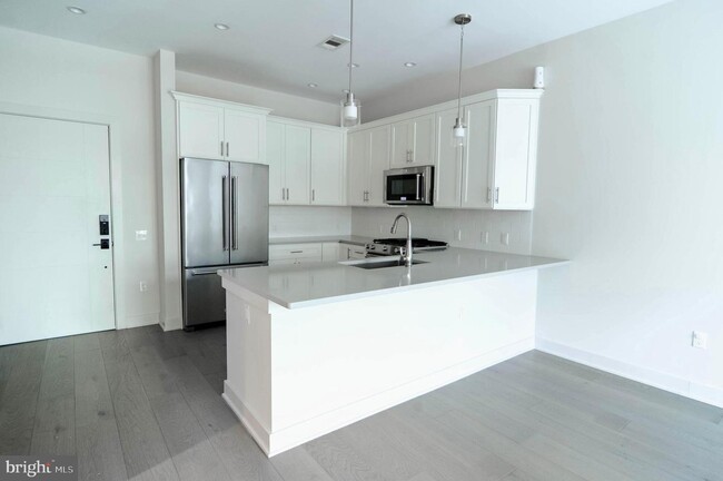 Building Photo - 575 S Goddard Blvd