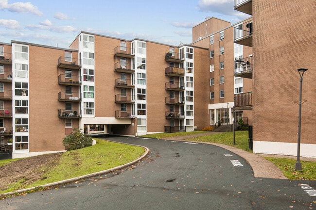 Building Photo - 200 Willet Street