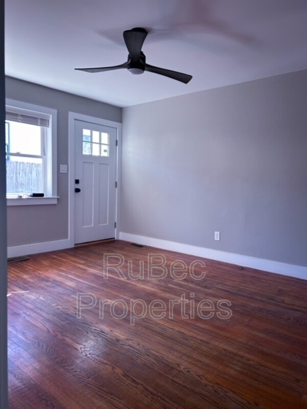 Foto del edificio - 2314 Rozzelles Ferry Rd