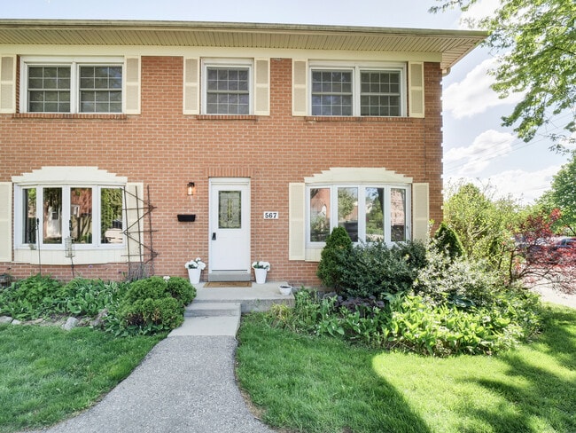 Building Photo - 567 Gainsborough Rd