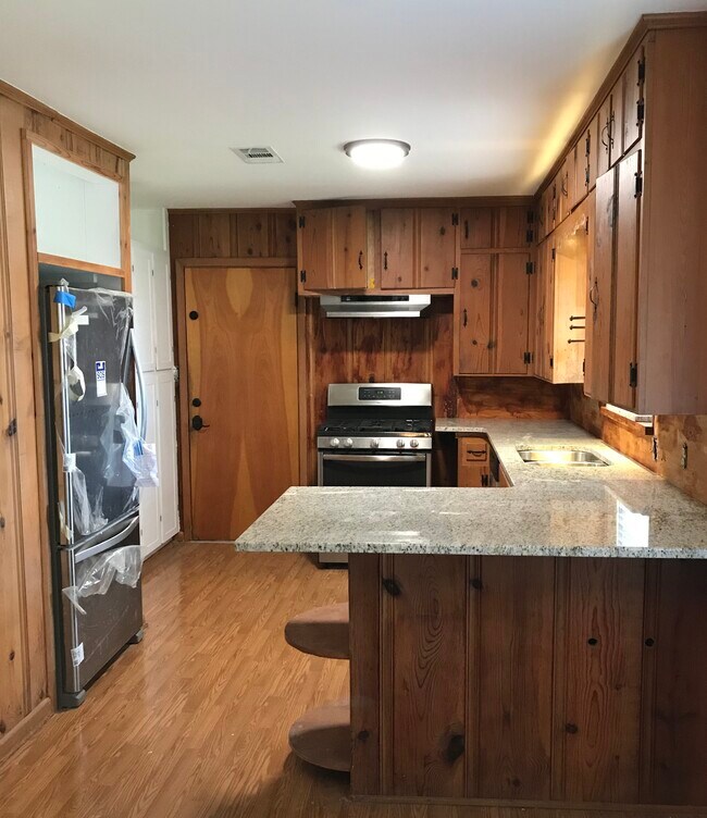 Foto del edificio - 804 Dexter Dr S