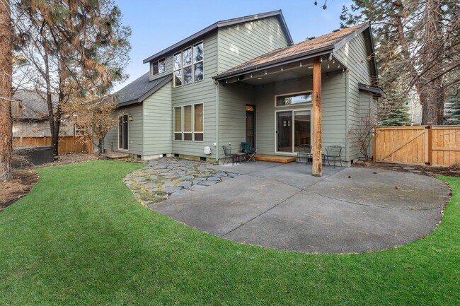 Building Photo - Beautiful Mountain Pine Neighborhood Home,...
