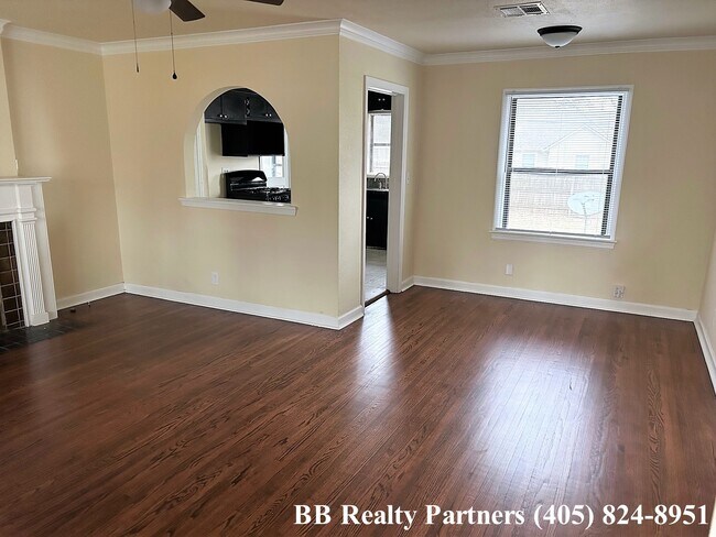 Foto del edificio - 4533 E 5th Pl