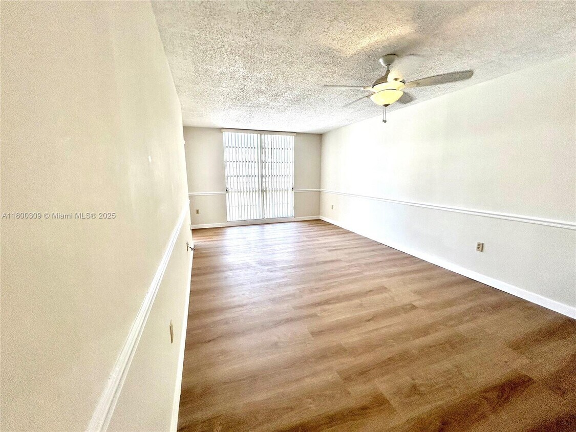 Foto principal - 1280 S Alhambra Cir