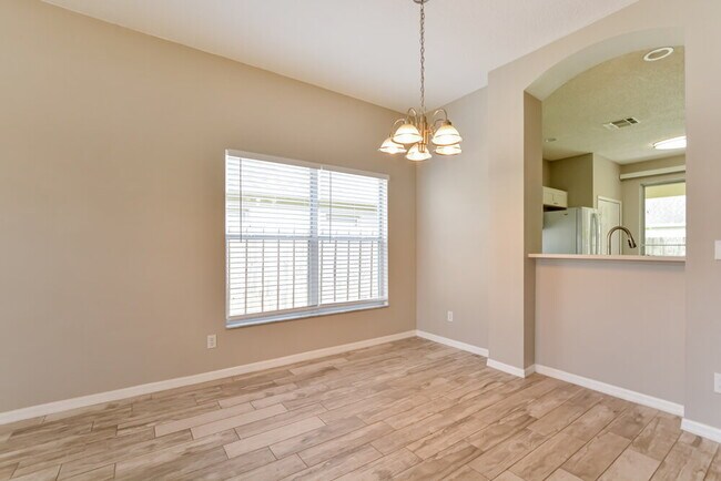 Building Photo - 10512 Petaloma Dr