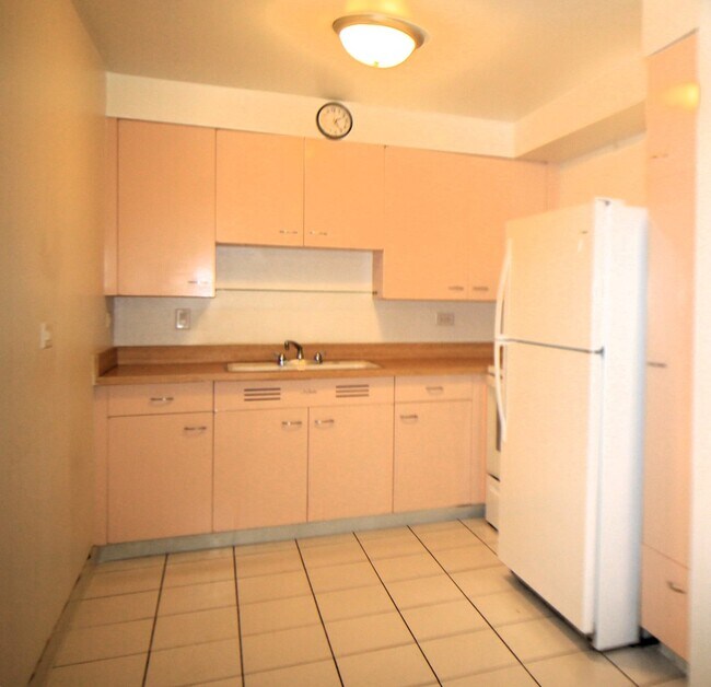 Building Photo - 210 N Kenilworth Ave