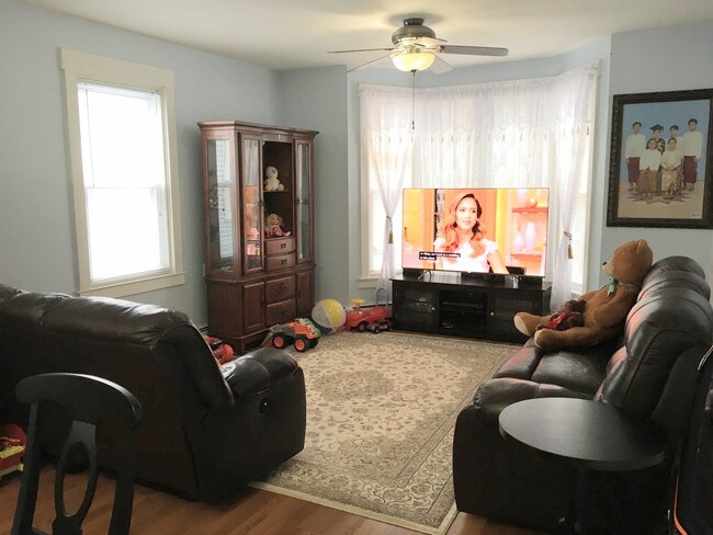 Living room - 21 Alma St