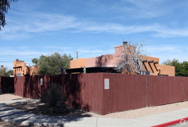 Building Photo - 1630-1650 E Adelaide Dr