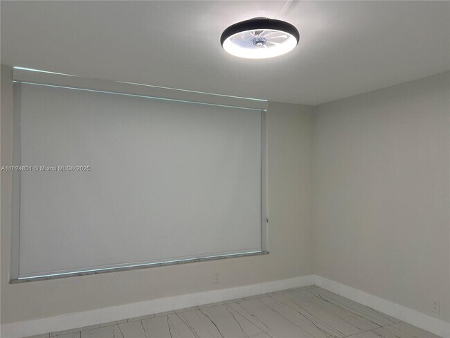 Building Photo - 3090 N Course Dr