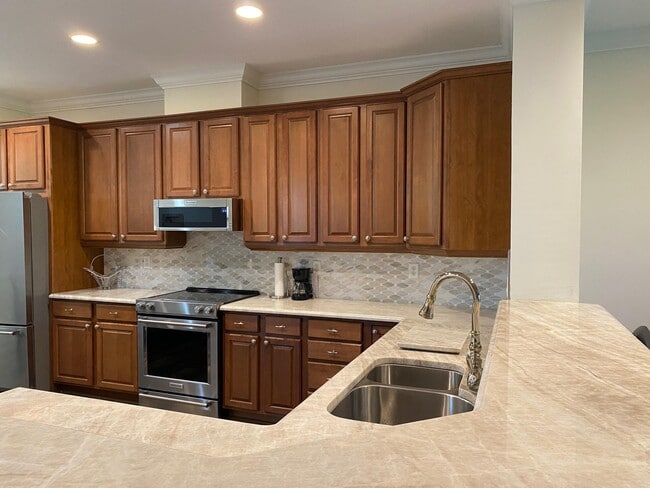 Foto del edificio - 2320 Water Oaks Ln