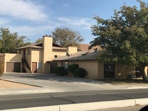 Building Photo - 736 S Norma St