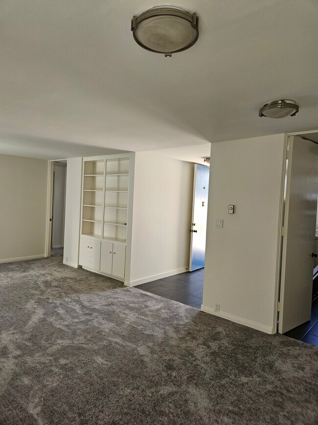 Sala de estar - 1145 Yale St