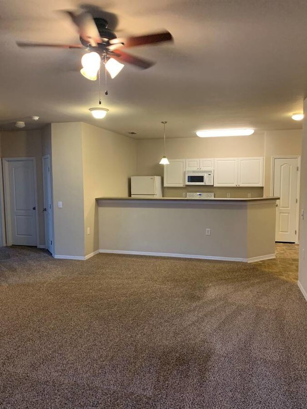 Primary Photo - 1600 Villa Capri Cir