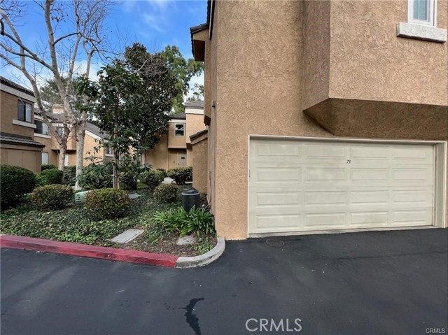 Foto principal - 7911 Woodlake Dr