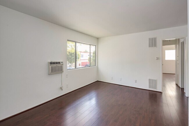 Living Room - 1035 N Stanley Ave