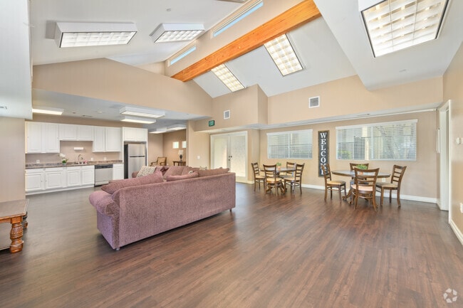 Casa club - The Colony