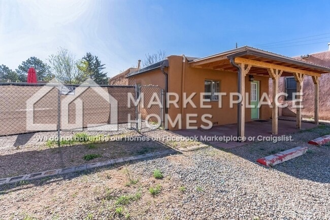 Building Photo - 913 1/2 B Old Pecos Trl