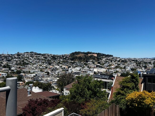 Building Photo - Views for Days Eureka Valley Home.  OPEN HOUSE!!!! THURSDAY, MAY 21 FROM 4:00 PM - 6:30 PM.