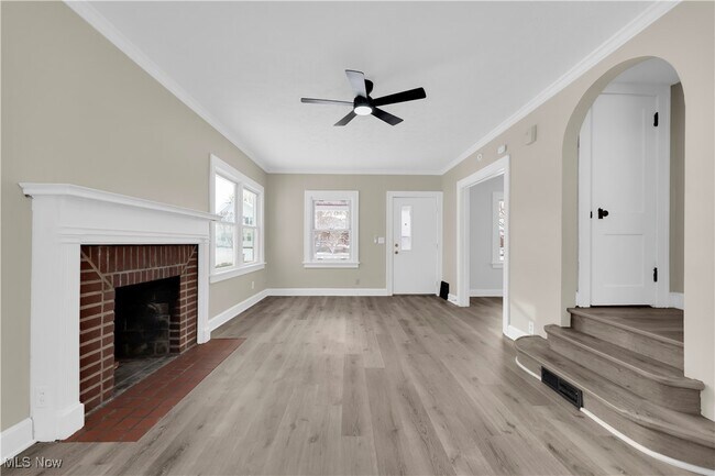 Foto del edificio - 239 E 214th St