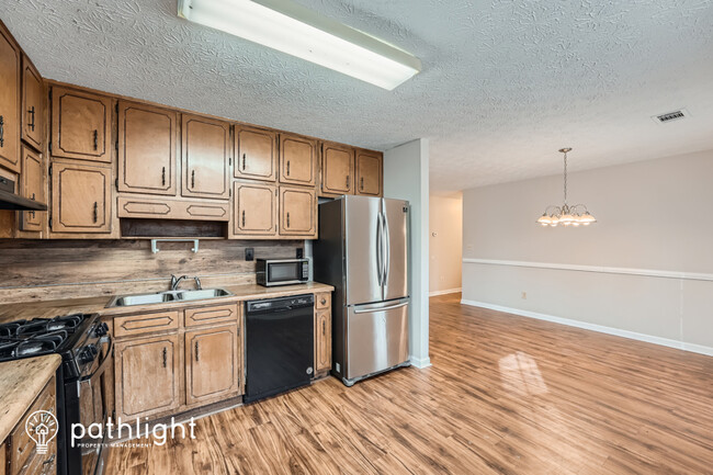 Building Photo - 120 Old Lantern Court, Stockbridge, GA, 30281