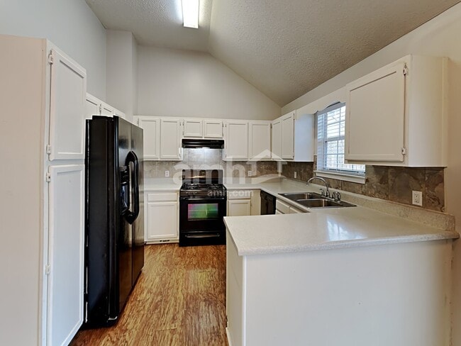 Foto del edificio - 154 Spring Creek Ct