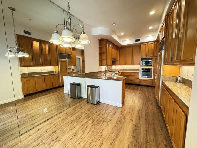Foto del edificio - Beautiful 3Bd/2.5Ba Spacious Home in Tustin!