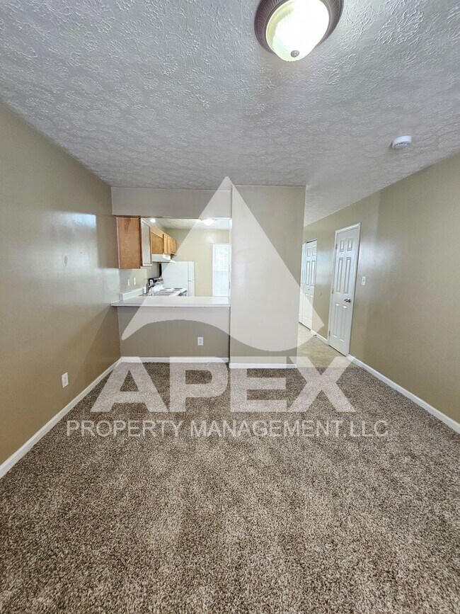 Foto del edificio - MOVE-IN SPECIAL,NO RENT TIL MAY 1ST! - Nice 2 Bd | 1.5 Ba Townhouse in West Knox Condo Community!