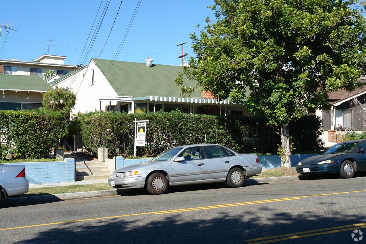 Primary Photo - 1303 E Wilson Ave