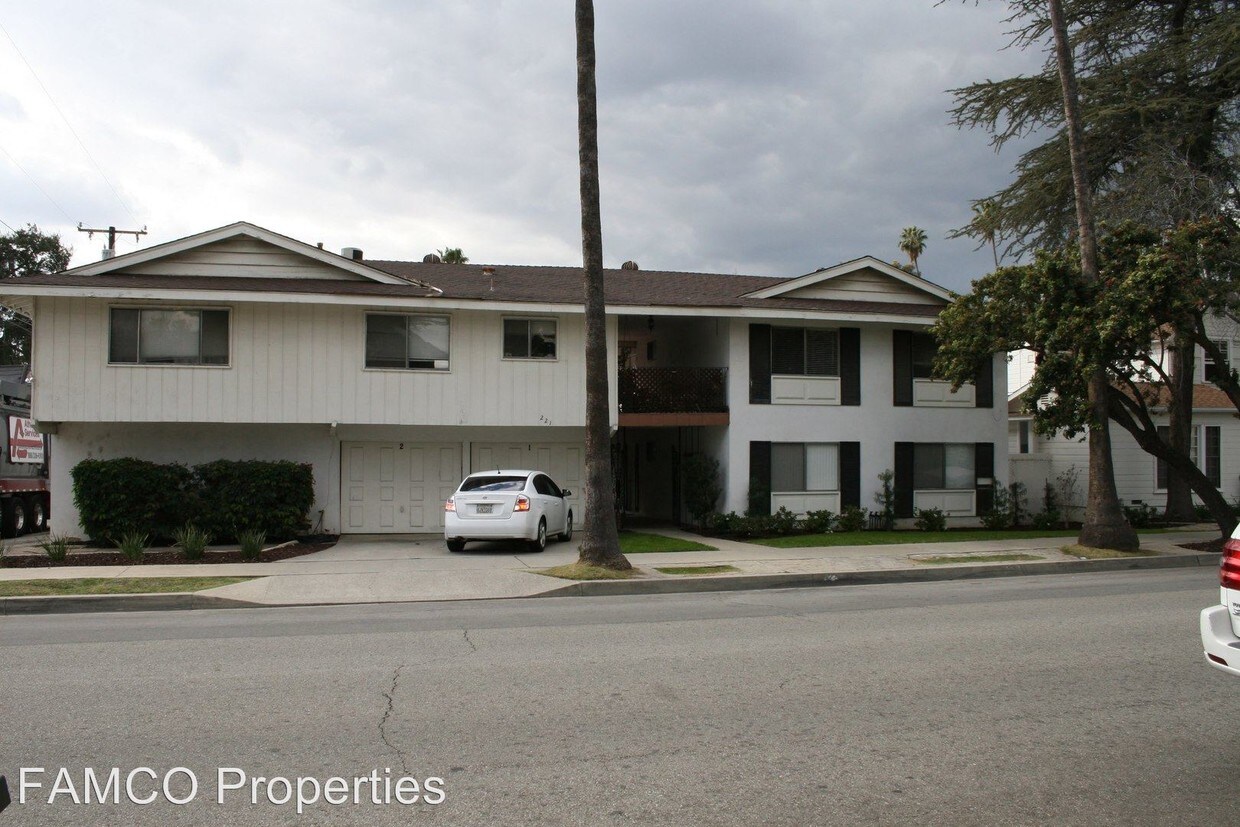 Building Photo - 202 W Bennett Ave