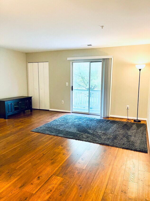 38 White Pine Cir Unit 303, Stafford, VA 22554 Condo for Rent in