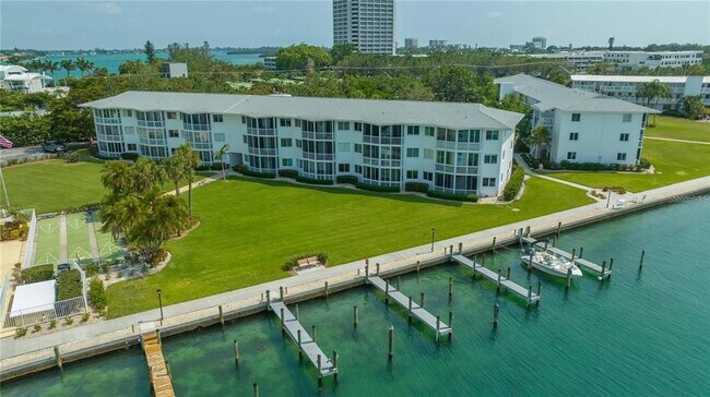 Foto del edificio - 771 John Ringling Blvd