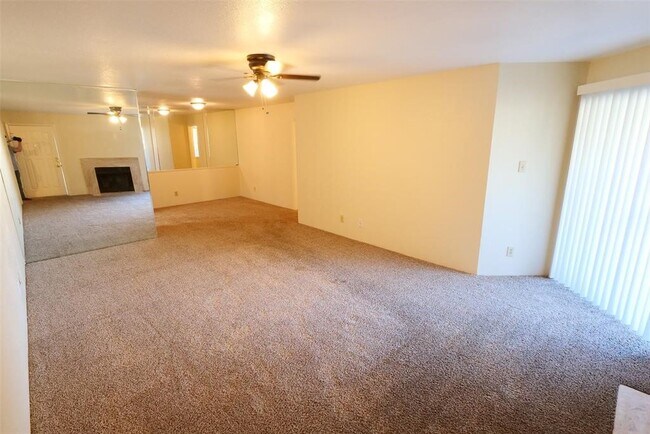 Building Photo - 9700 Leawood Blvd