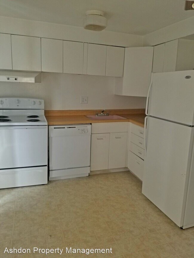Building Photo - 2 br, 1 bath House - 8307 S. Reed St. Unit 3