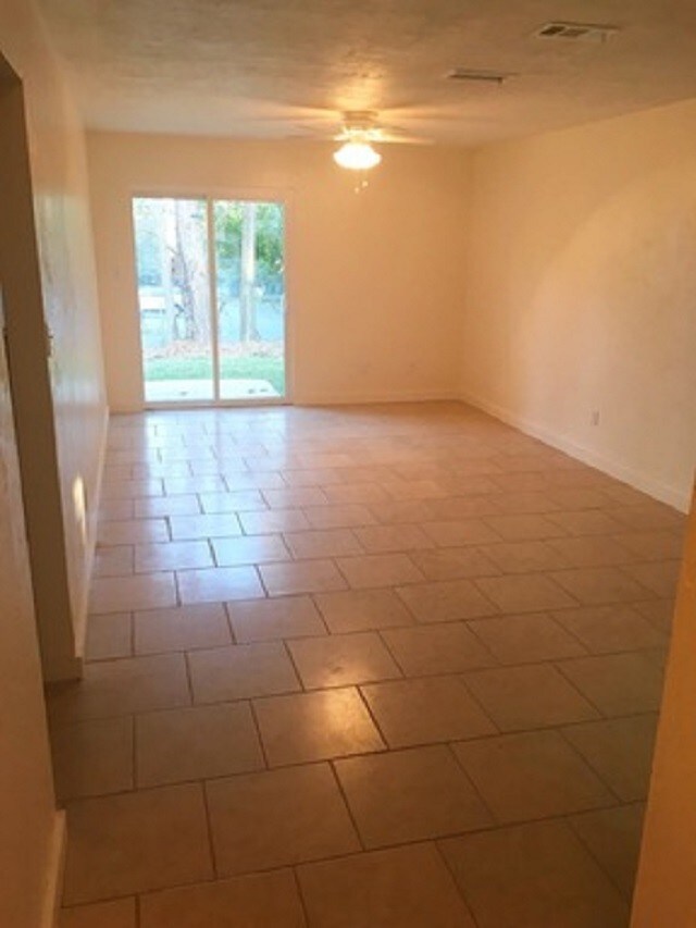 Foto del edificio - 1905 Holmes St