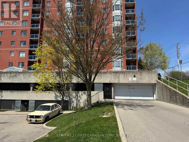 Building Photo - 30-630 Chapman Ct