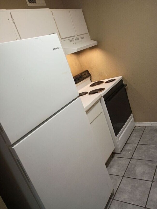 Building Photo - Get ready for Santa in your new home!