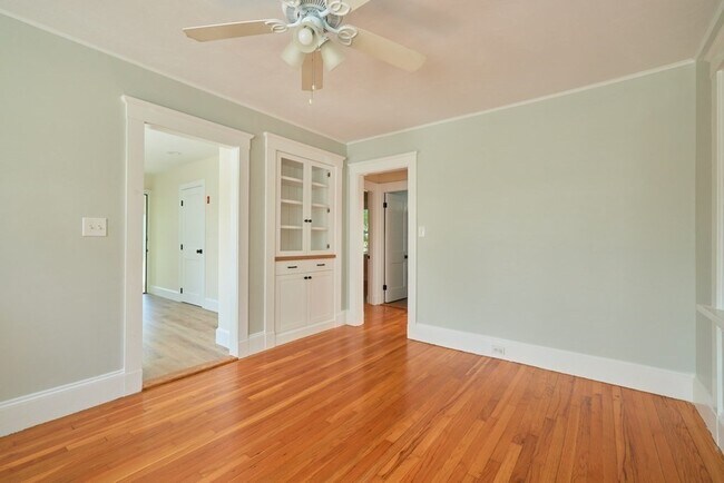 Building Photo - 39 Edgeworth Rd