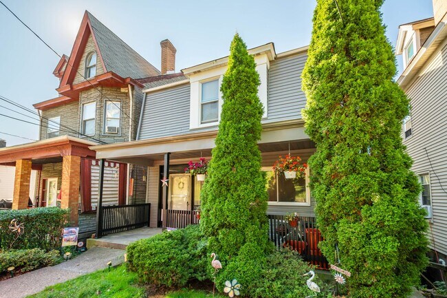 Foto del edificio - 133 Glenmore Ave