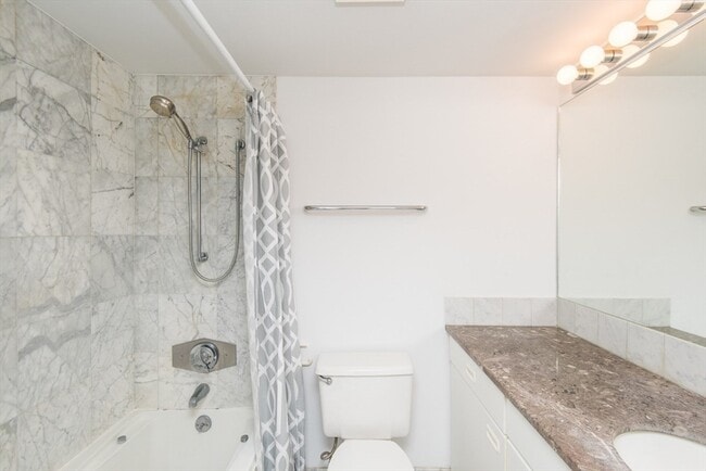 Foto del edificio - 931 Massachusetts Ave