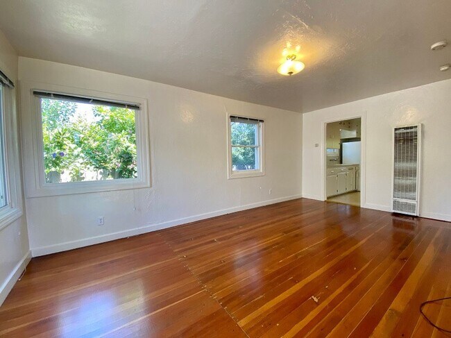 Foto del edificio - 2137 Oak St