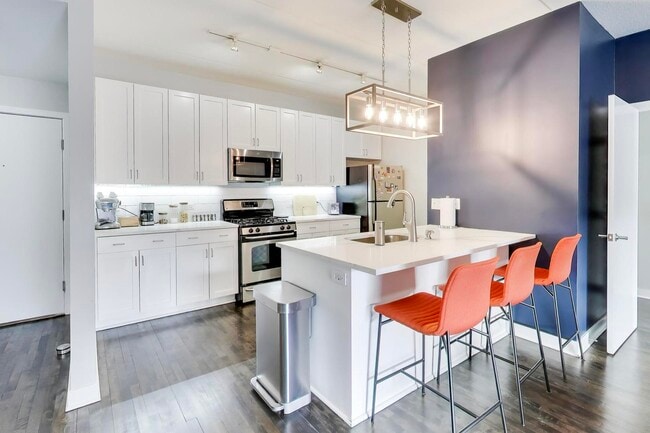 Foto del edificio - 4311 N Sheridan Rd