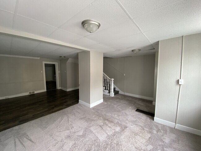 Building Photo - 338 S Duke St