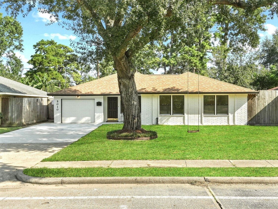 Foto principal - 5010 W 43rd St