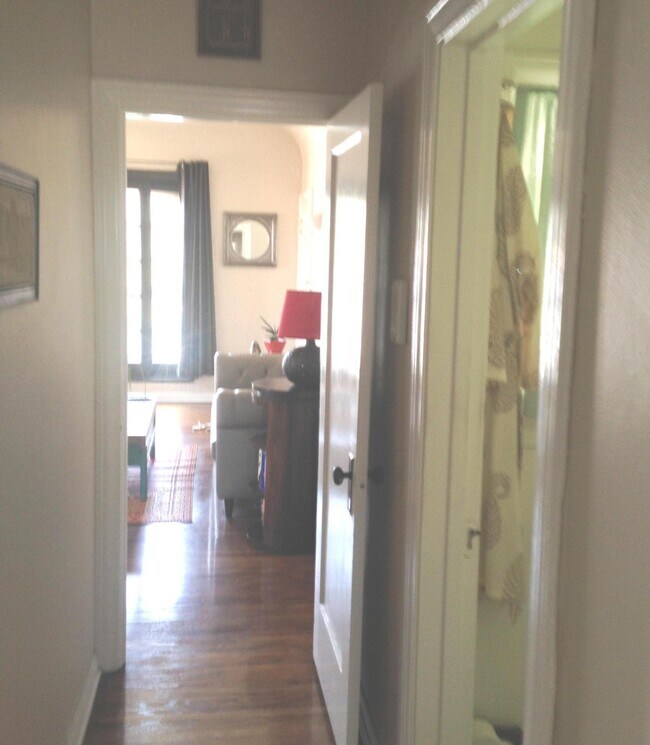 Foto del edificio - 1611 Talmadge St