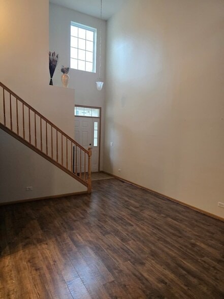 Building Photo - 549 S Jade Ln