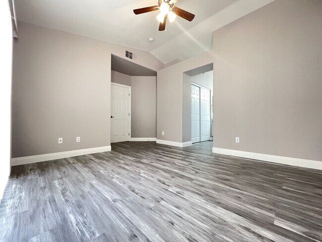 Building Photo - Great 3 bedroom single story home in North...
