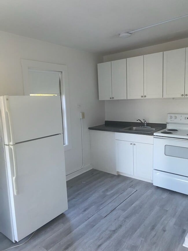 Foto del edificio - One bedroom One bathroom - Auburndale