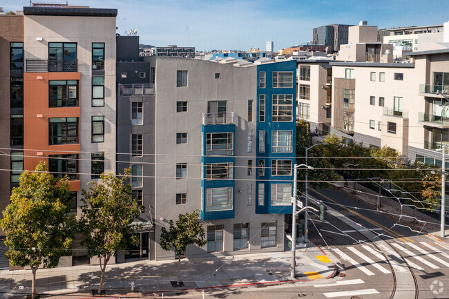 Building Photo - 700 Illinois St