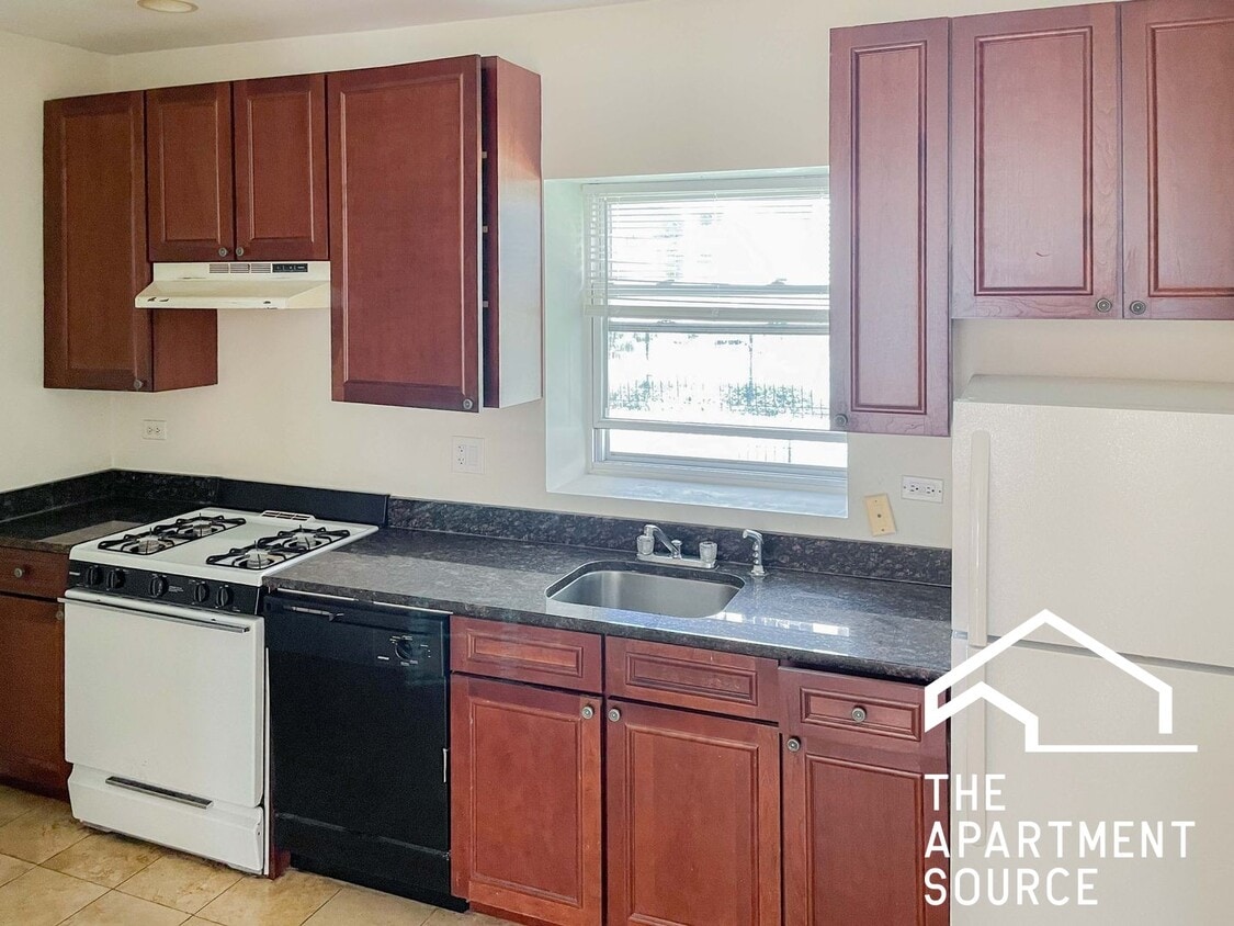 Photo - 3924 North Pine Grove Ave. Unit 2W